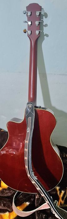 Yamaha гитара. Продаю. Начальная цена 3 млн. Договоримся