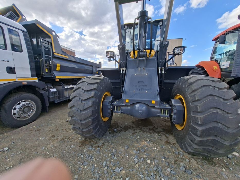 Фронтальный погрузчик Shantui l55 b5