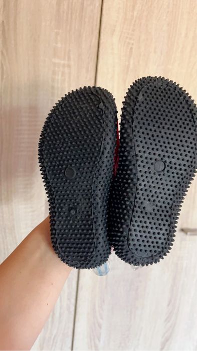 Vând papucei de apa nr 24/25