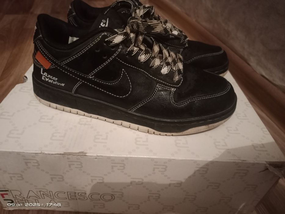 Продам не дорого Найк кроссовки оригинал прошитые