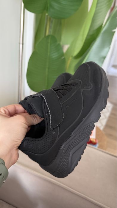 Skechers marimea 30,pret 89 lei