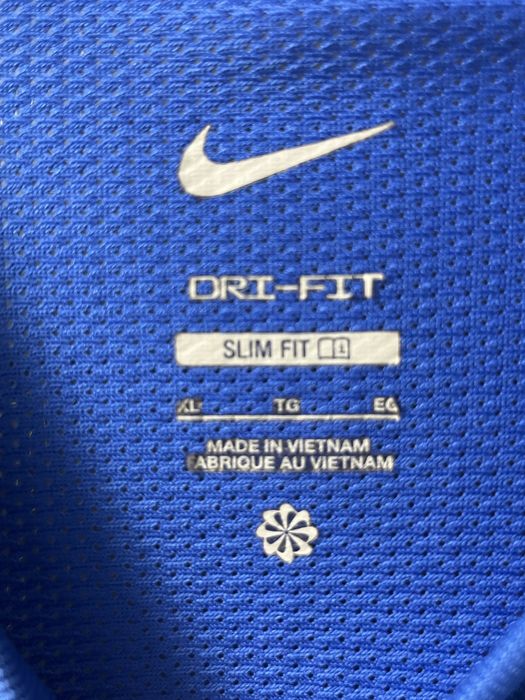 Tricou Nike roșu și albastru sport