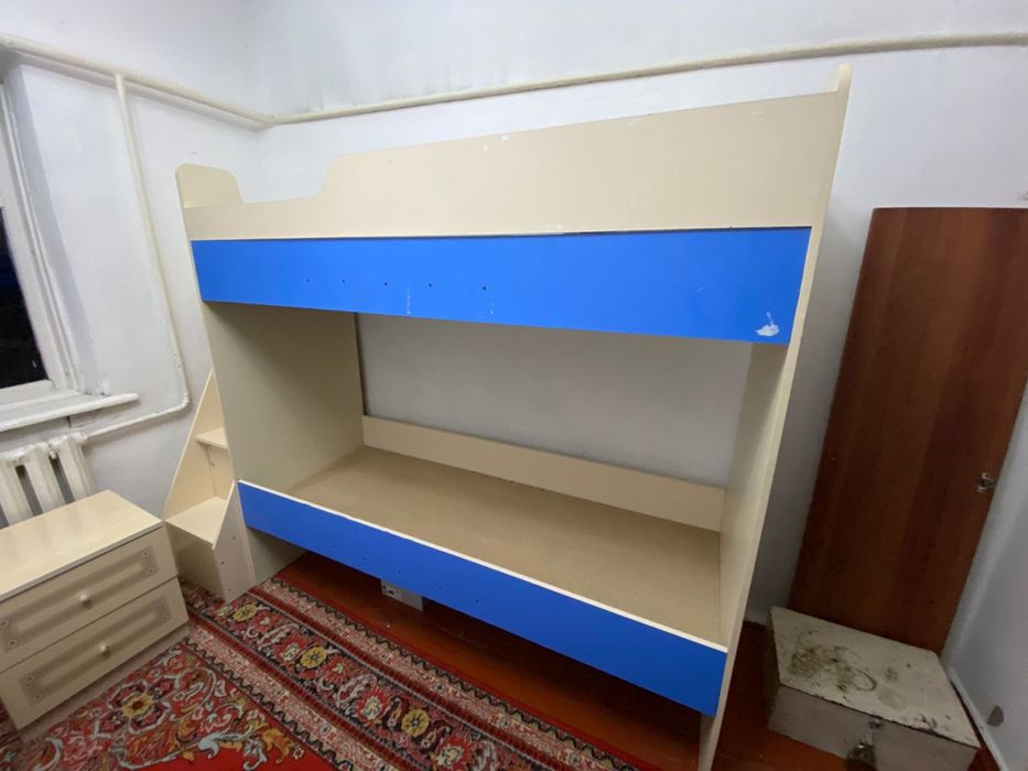 Двухярусная кровать