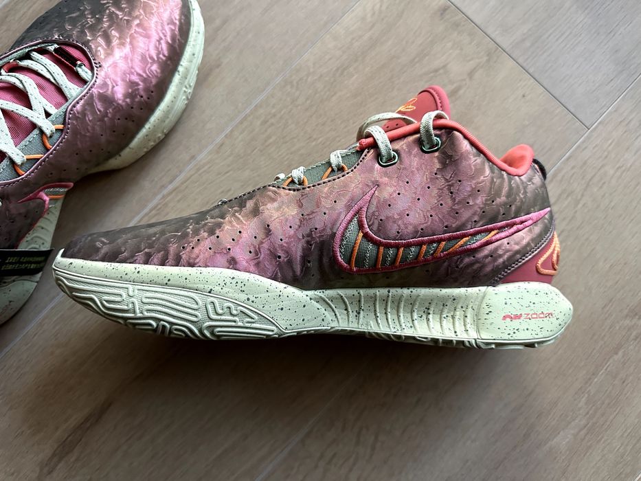 Adidasi • Bascheti Lebron James XXI / Nike (43/US 9.5)