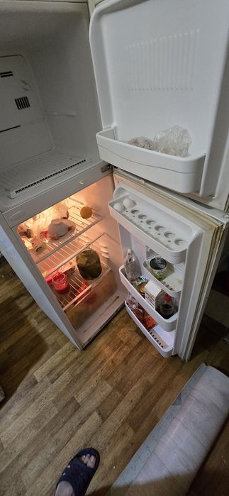 Продам холодильник в работающим состоянии