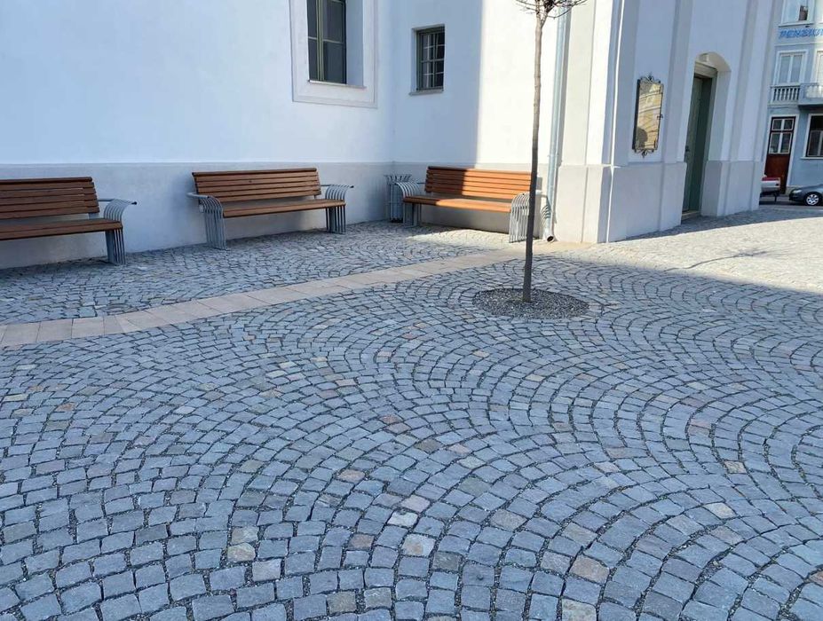 Piatra Cubică Neregulată – Textură Naturală pentru Proiecte Durabile