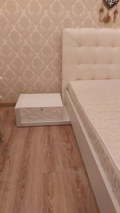 Двуспалка с двумя тумбами