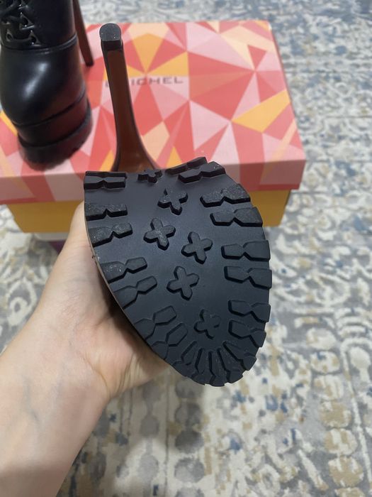 Продам ботильоны размер 34