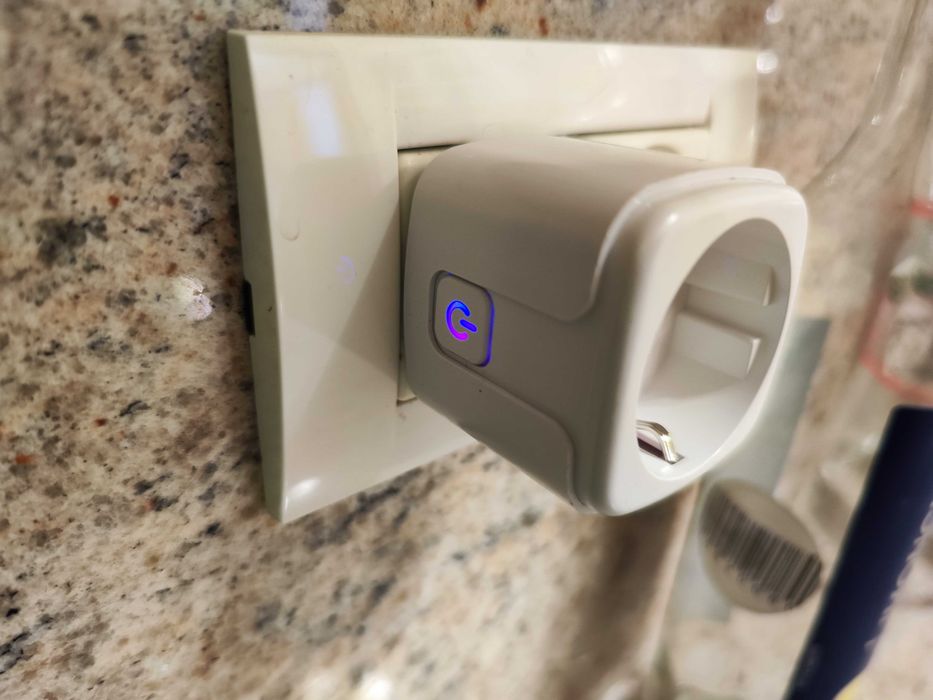 Priză Wi-Fi cu control Tuya/Amazon Alexa/Google Assistant