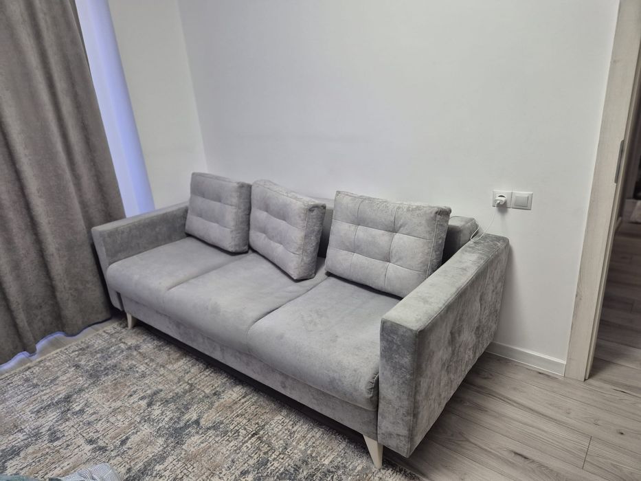 Vând canapea extensibilă gri