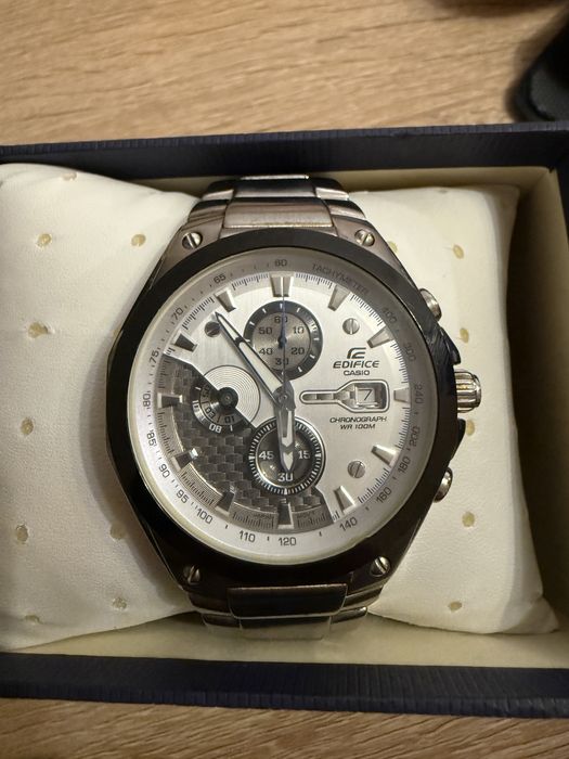 Vand 2 ceasuri Casio si Armani 700 Ron