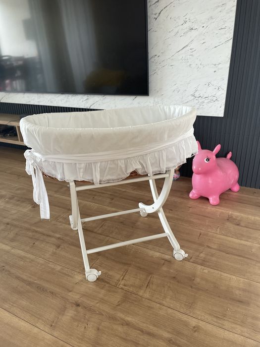 Patut portabil de bebe tip rafie