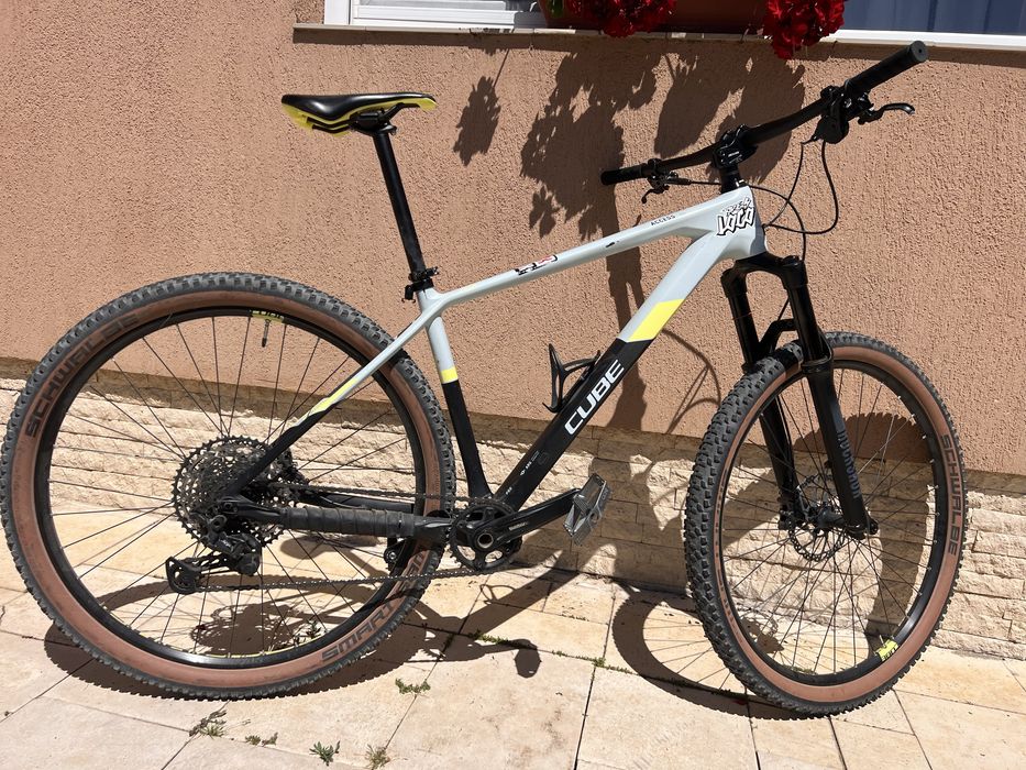 Bicicleta Cube carbon cadru L roti pe 29
