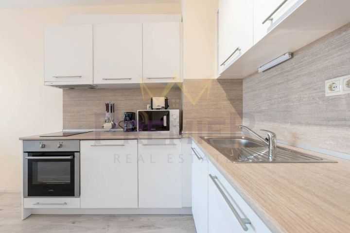 Дава се под наем Тристаен апартамент в Варна, Аспарухово - 99 кв.м за 1200 € - Снимка #1