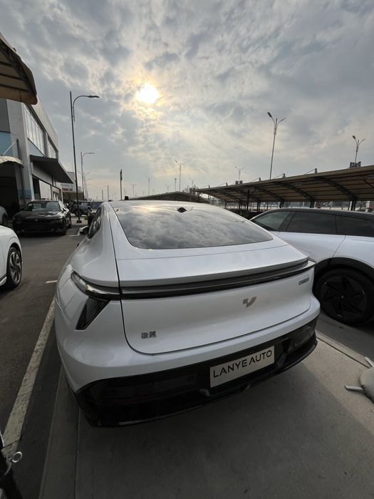 Jiyue 07 — это электромобиль-седан