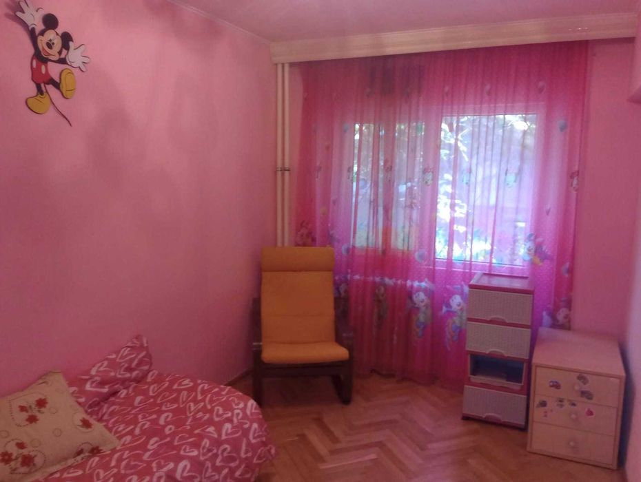 Inchiriez apartament 3 camere in Drumul Taberei - la 5 min. de metrou.