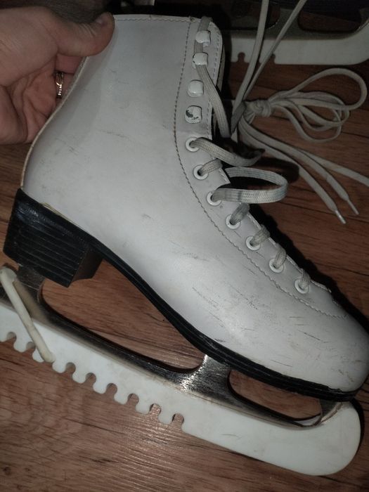 Коньки, белые, 36 разм