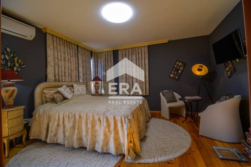 Продава се Къща в с. Рогачево, Област Добрич - 302 кв.м за 1640 €/кв.м - Снимка #10