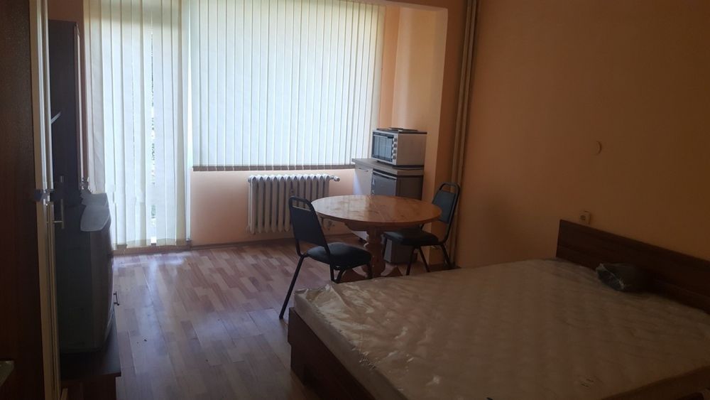 Дава се под наем Едностаен апартамент в София, Толстой - 35 кв.м за 234.6 € - Снимка #1