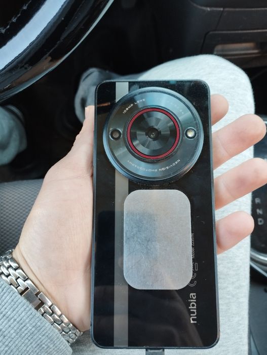 ZTE Nubia Focus 5G.