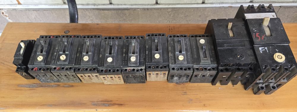 Трёхфазные автоматы. 20А-1шт., 25А- 9шт. 63А-1шт вилки- 32А..