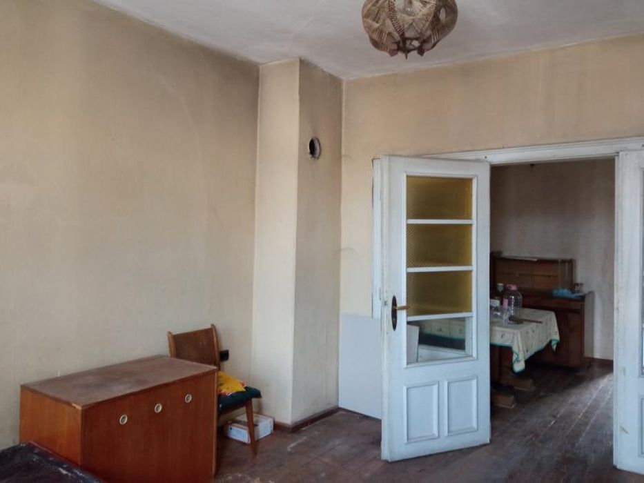 Етаж от къща в гр. Етрополе