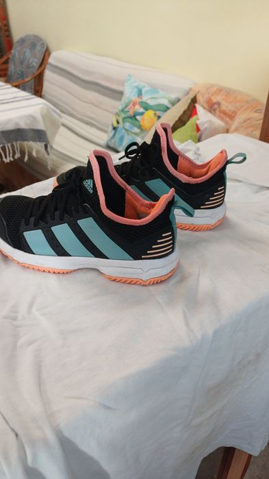 Маратонки adidas р-р 37