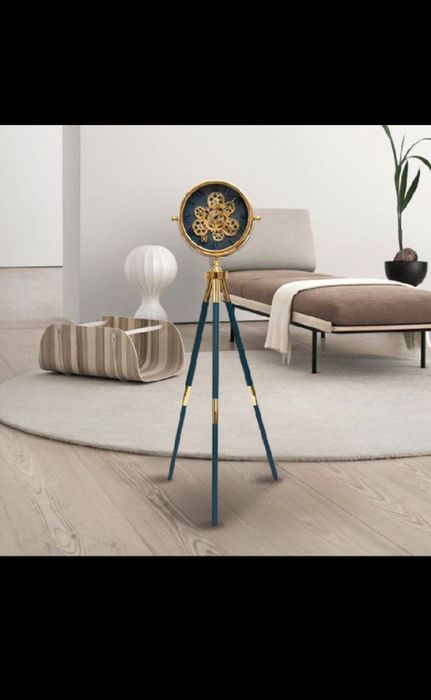 трехногие часы для дома и для офиса