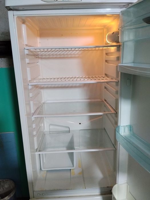 Холодильник рабочий