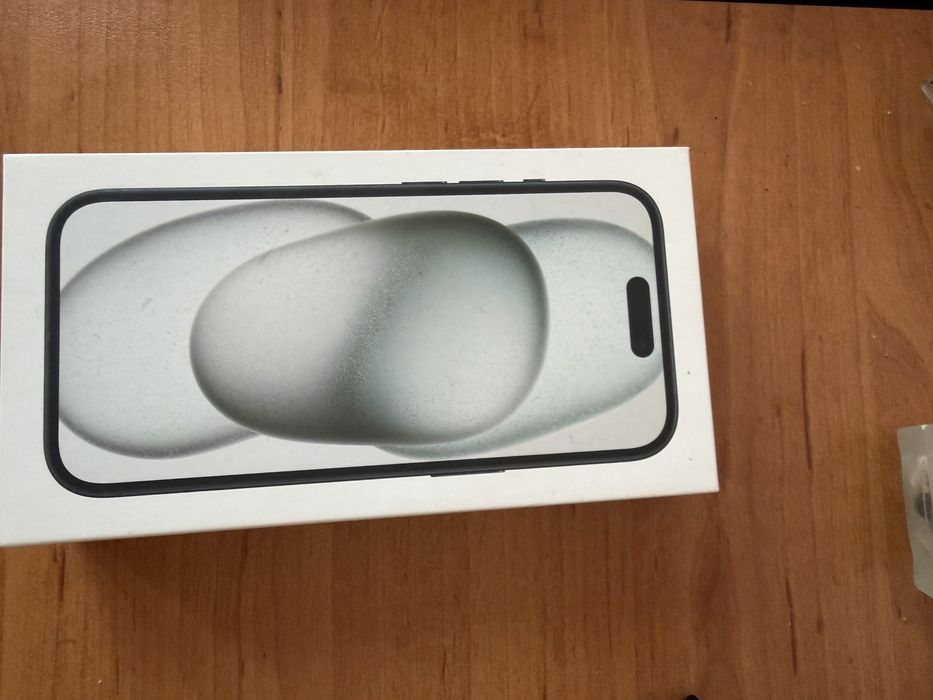 Пробавам Iphone 15 черен 128gb