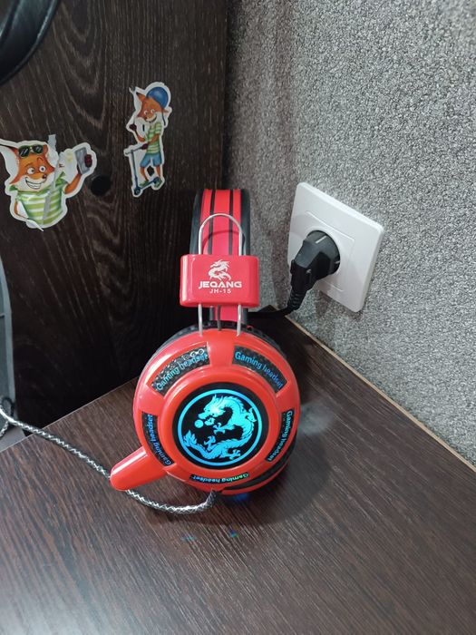 Продам наушники.