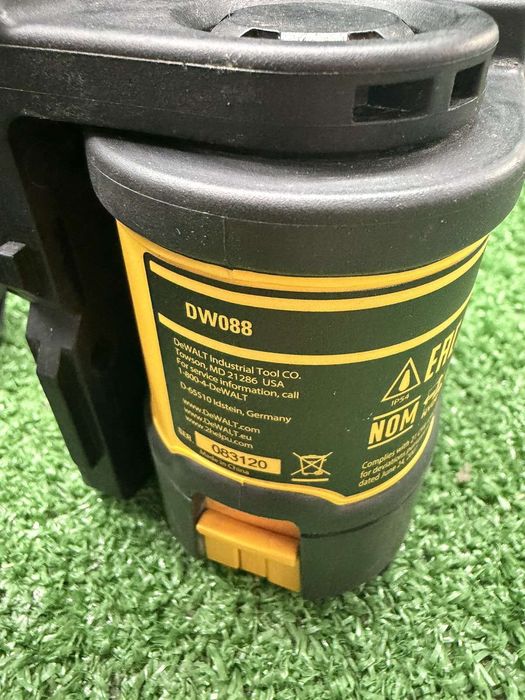 Лазер на DeWALT DW088