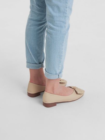 Ayollar va qizlar oyoq kiyimi