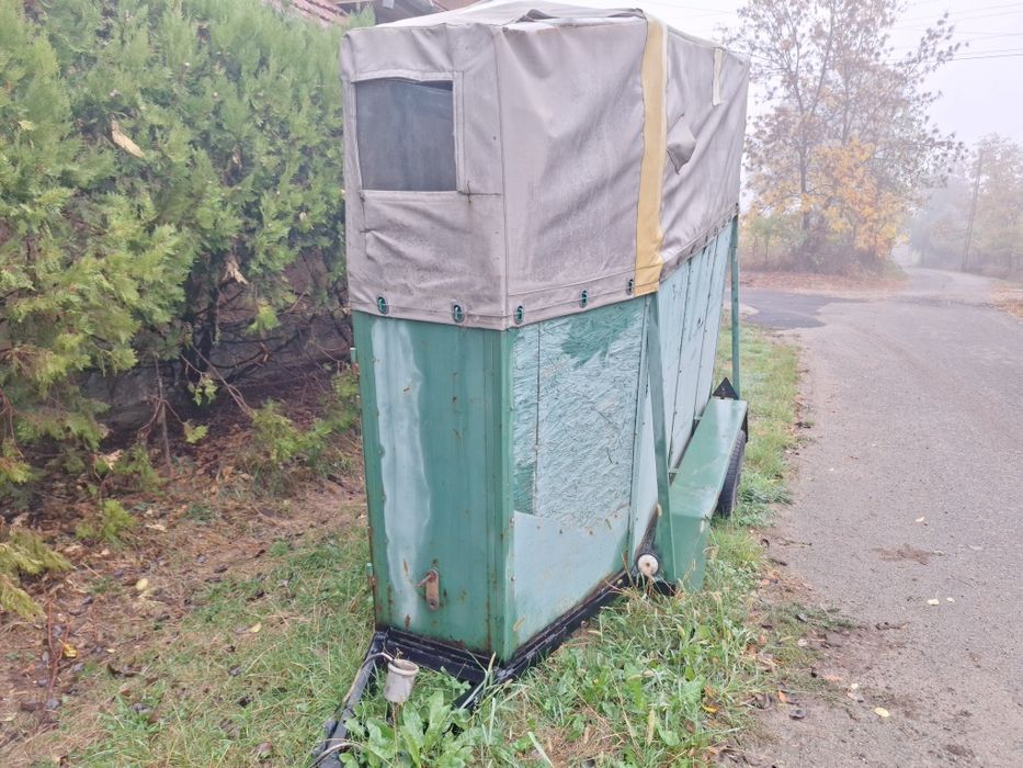 Vând remorcă animale