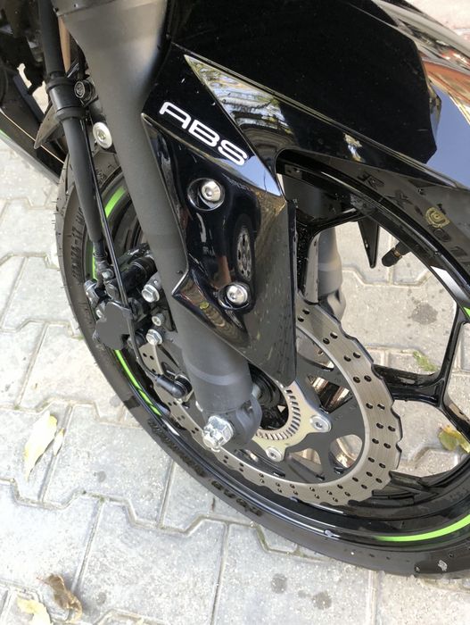 Vând kawasaki ninja krt edition