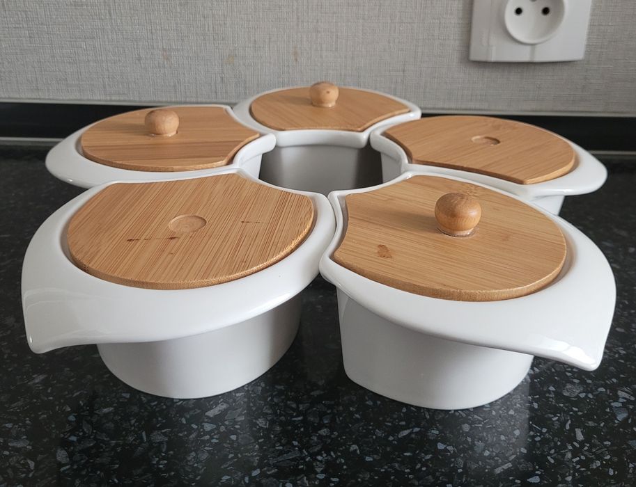 Отдам менажница за шоколадку