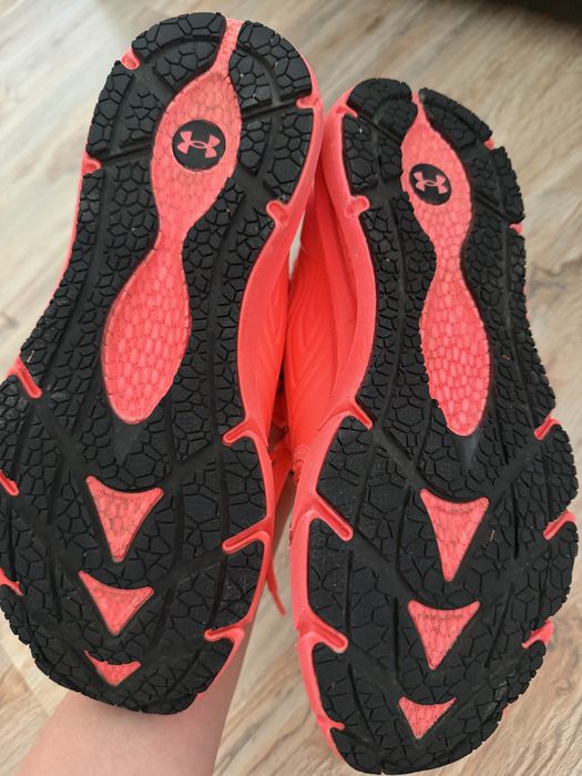 Спортни обувки Under Armour