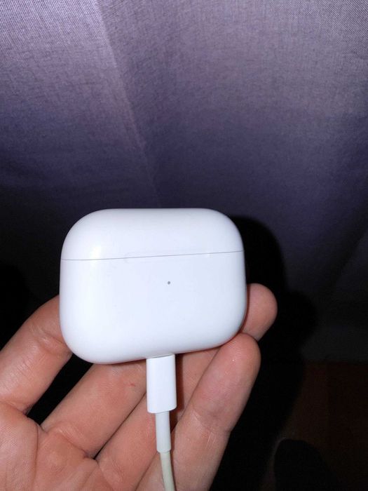 Оригинални Apple AirPods Pro (1-во поколение) – Само Ляв слушалка + Кейс