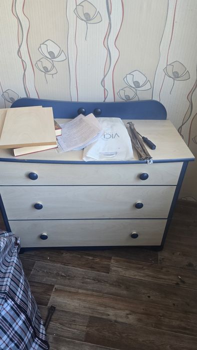 Продам шкаф гарнитур комод