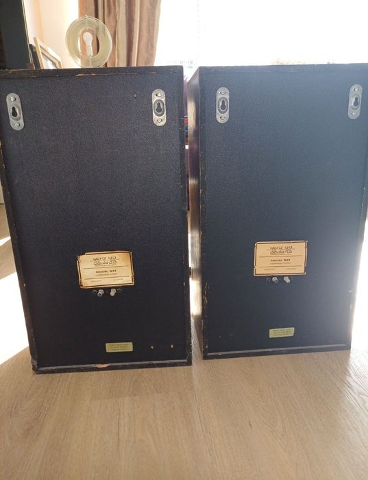 Boxe vintage KLH model 331