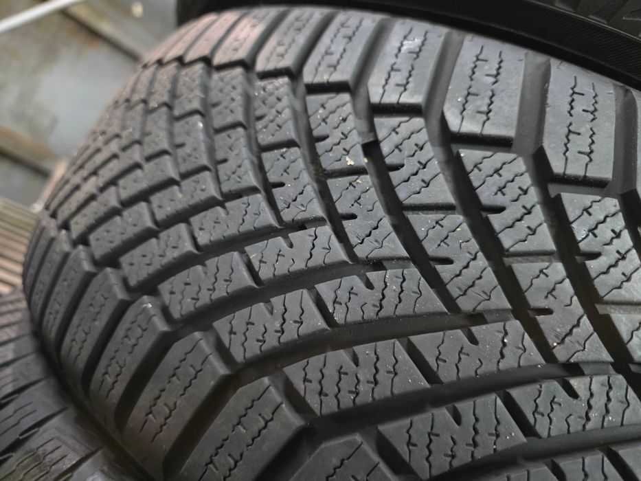 2бр Като нови зимни гуми 205 55 16 - Yokohama - DOT 2024
