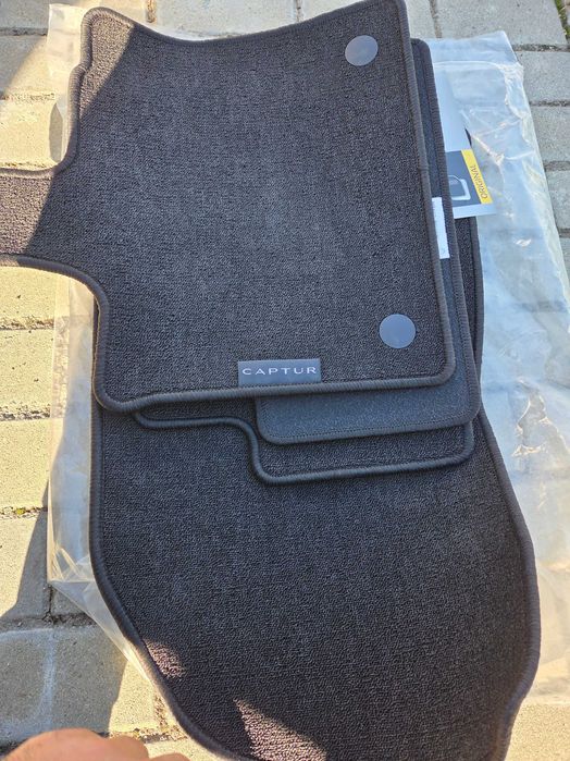 Автомобилни стелки за Рено Каптюр 2 и Рено Колеос 2