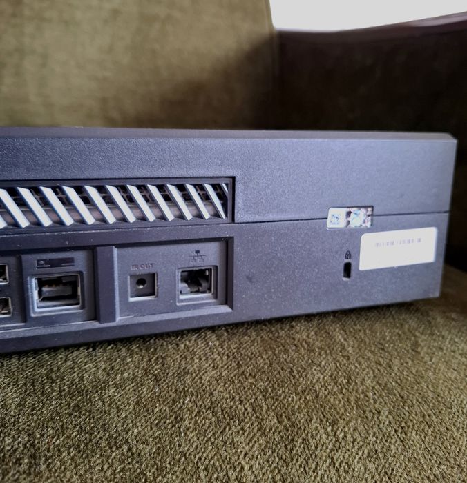 Consolă Xbox One + 1 Controller + 4 jocuri