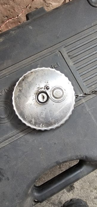 Продам крышку на бак