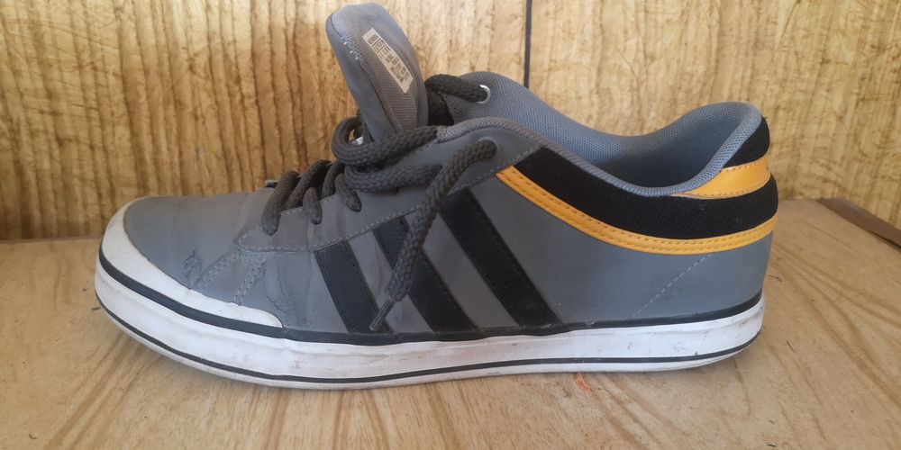 Оригинальные мужские кроссовки кеды adidas.