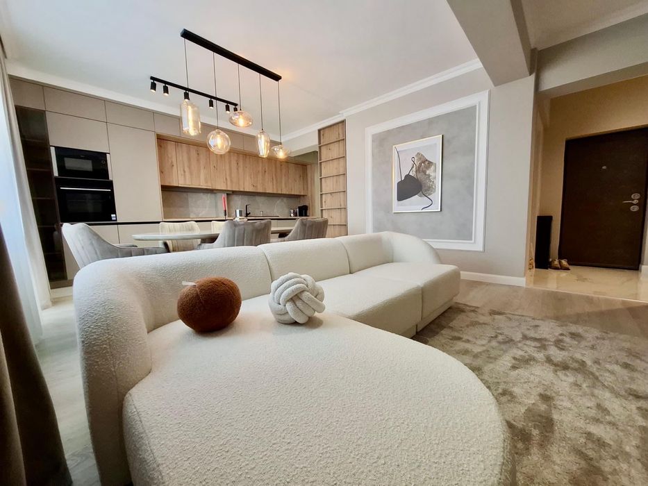 PROPRIETAR - Inchiriez apartament 3 camere cu curte in Baneasa Sisesti