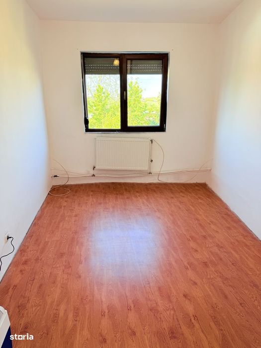 Vand casa in Paleu, Jud Bihor!3 cam., living mare, garaj.Teren 711 mp.