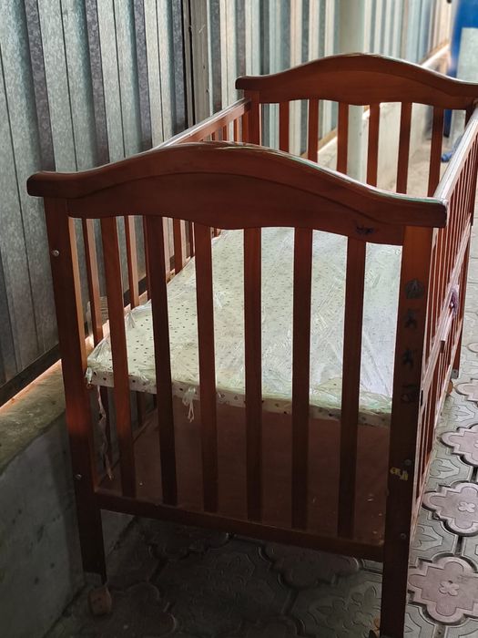 Продам манеж 15к и детский столик 10к