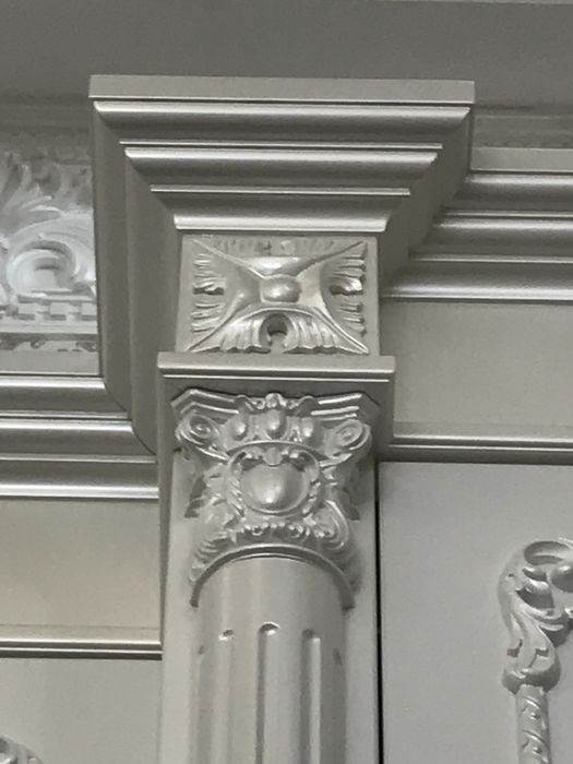 Шкаф в гостиной