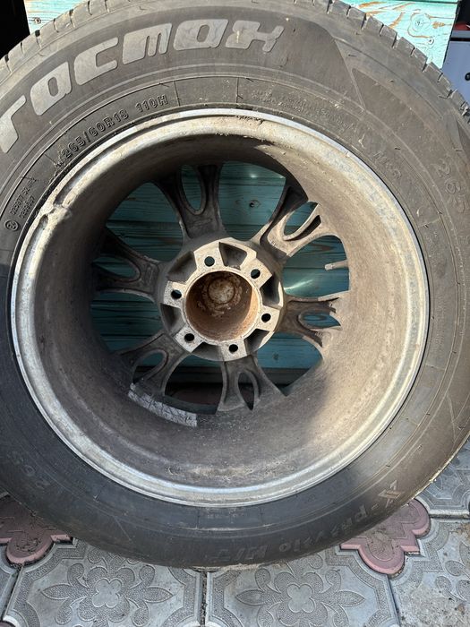 Диск r18 с шинаси